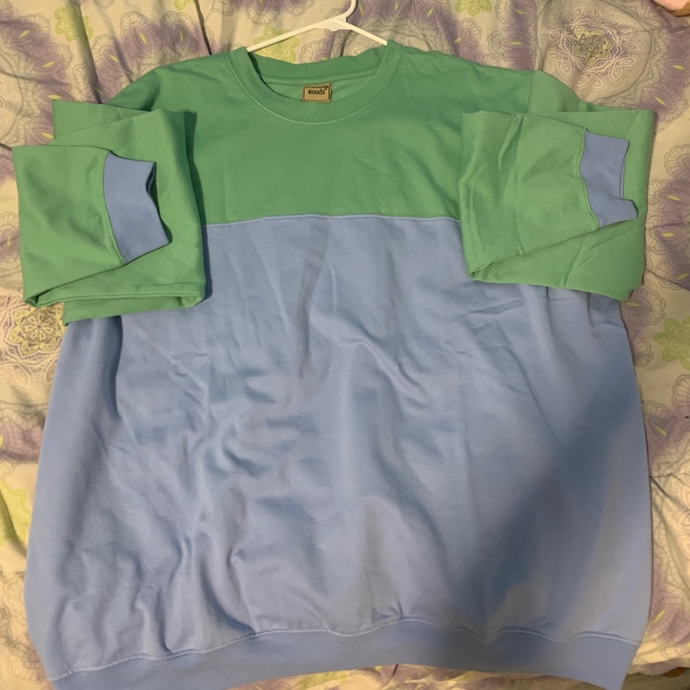 Oversized block colored long sleeve